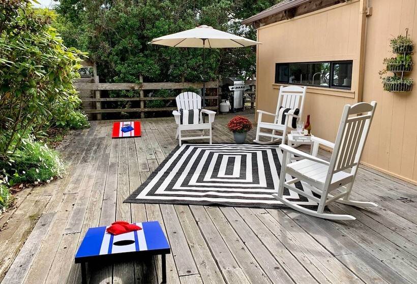 Oceanfront Irish Beach Home: Private Beach Access!