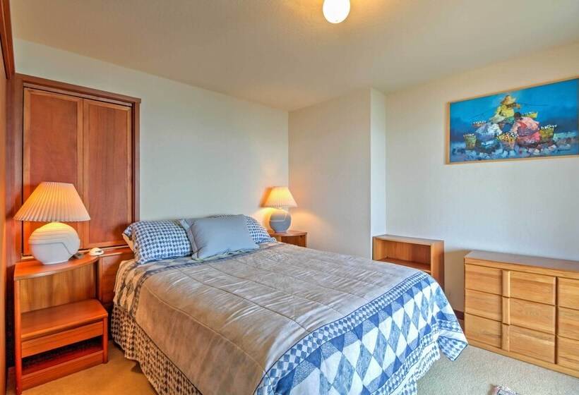 Oceanfront Irish Beach Home: Private Beach Access!