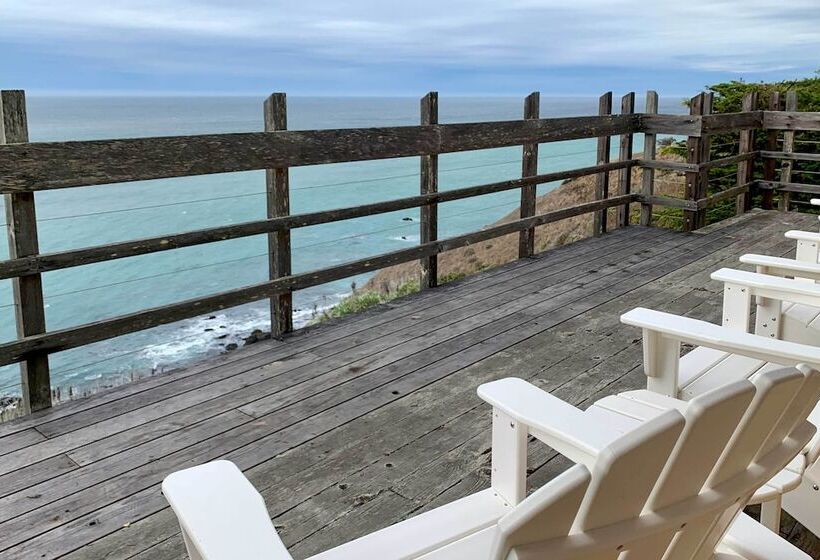 Oceanfront Irish Beach Home: Private Beach Access!