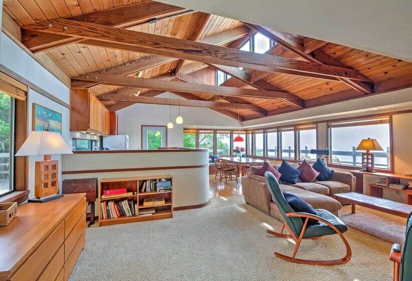 Oceanfront Irish Beach Home: Private Beach Access!