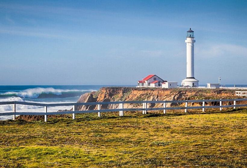 Oceanfront Point Arena House W/ Lovely Deck!