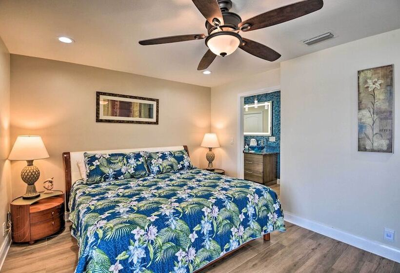 Palm Coast Home W/ Outdoor Oasis & Private Dock!