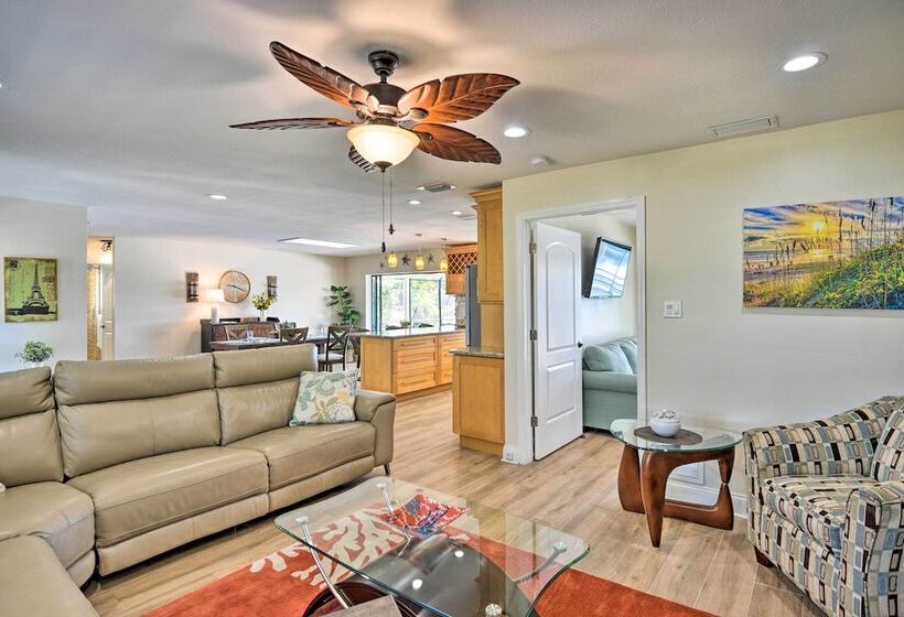 Palm Coast Home W/ Outdoor Oasis & Private Dock!