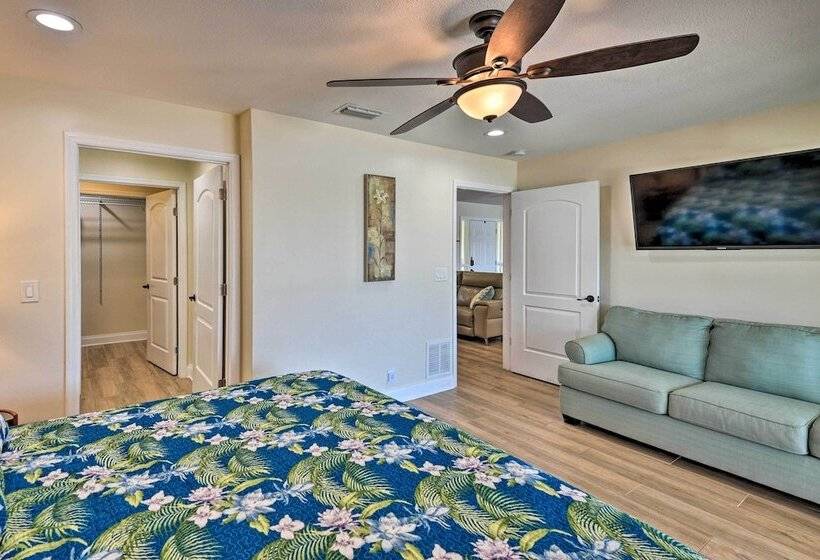 Palm Coast Home W/ Outdoor Oasis & Private Dock!