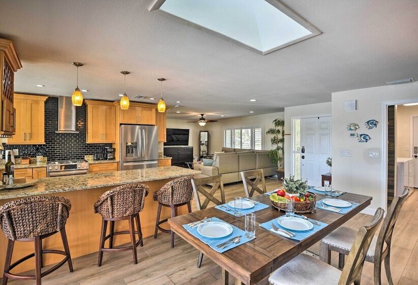 Palm Coast Home W/ Outdoor Oasis & Private Dock!