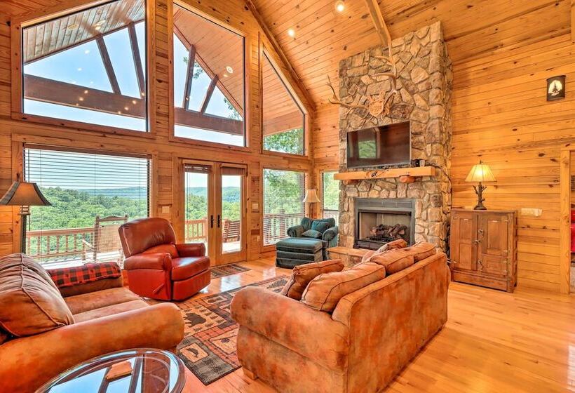 Peaceful Cabin W/ Deck + Scenic Mtn Views!