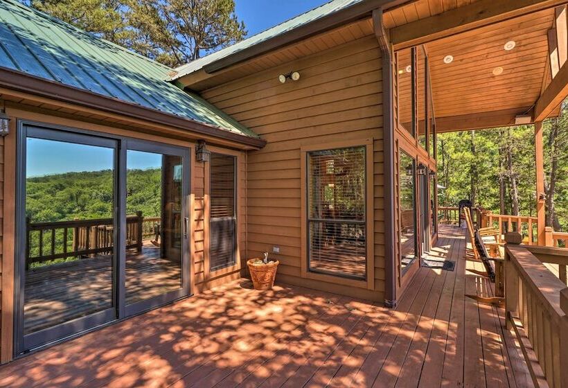 Peaceful Cabin W/ Deck + Scenic Mtn Views!