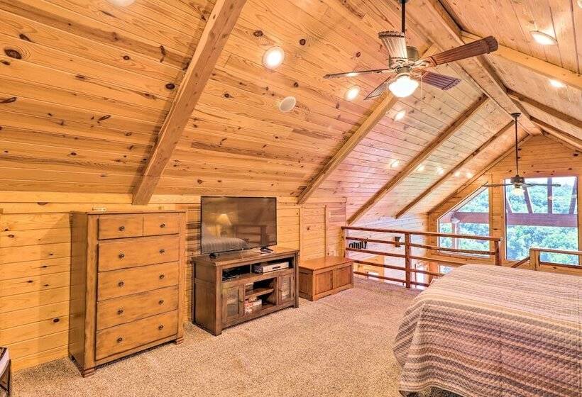 Peaceful Cabin W/ Deck + Scenic Mtn Views!