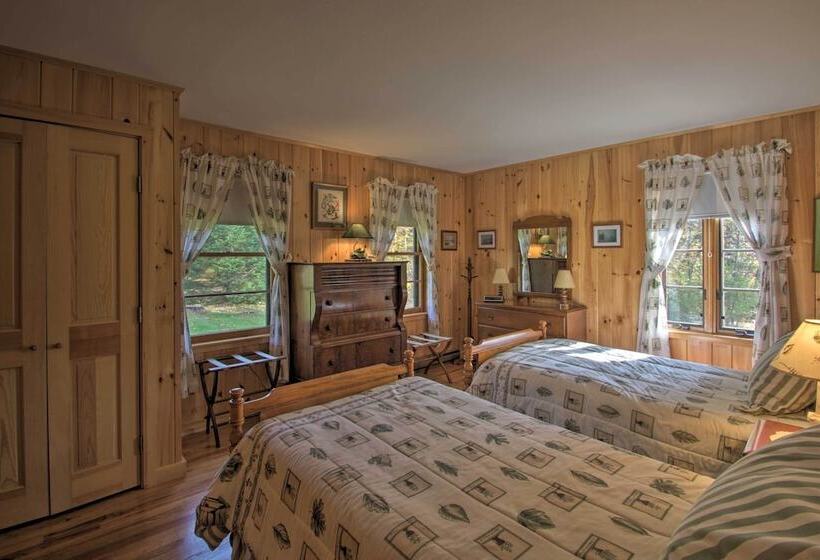 Lakefront Escape W/ Deck & Kayaks In Lovell!