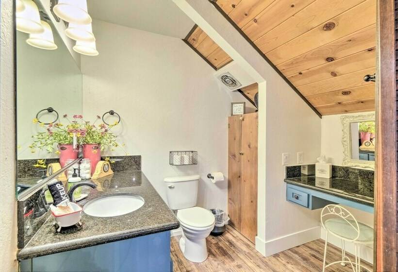 Walk Downtown: Arnold Cabin W/ Large Deck!