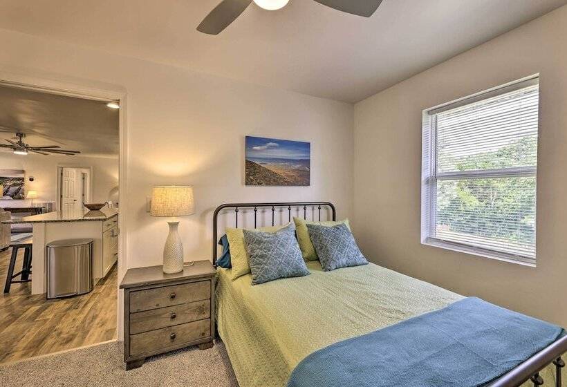 Pet Friendly Digs W/ Fire Pit & Large Yard!