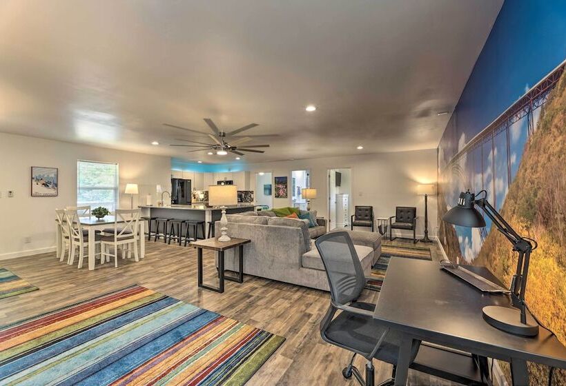 Pet Friendly Digs W/ Fire Pit & Large Yard!