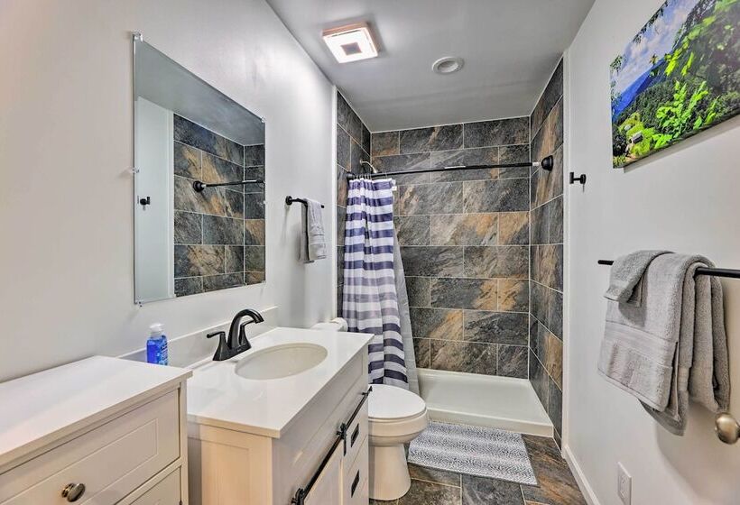 Pet Friendly Digs W/ Fire Pit & Large Yard!