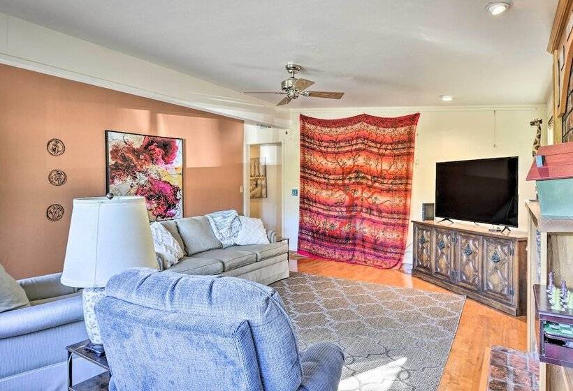 Pet Friendly Eureka Home ~ 6 Mi To Old Town!