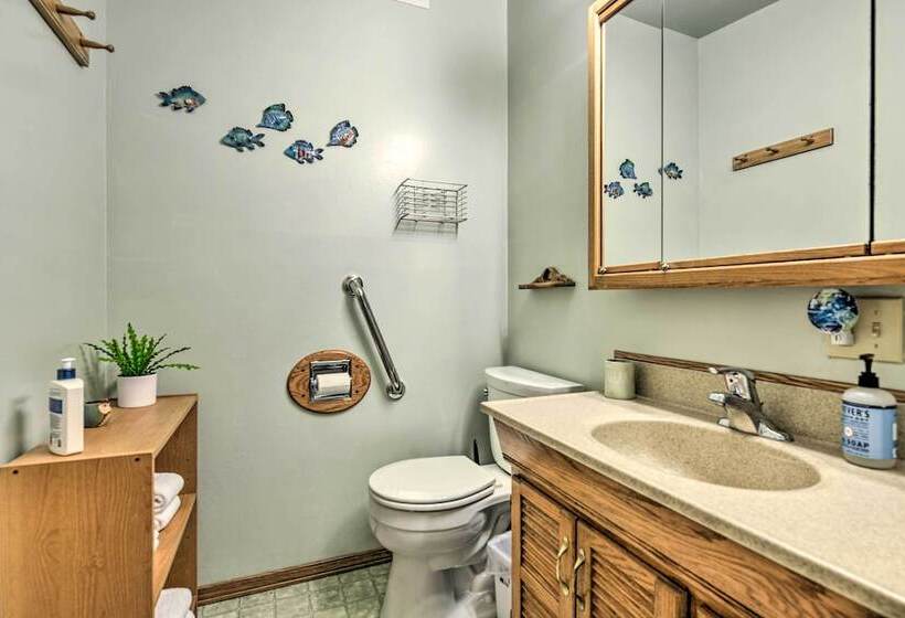 Pet Friendly Eureka Home ~ 6 Mi To Old Town!