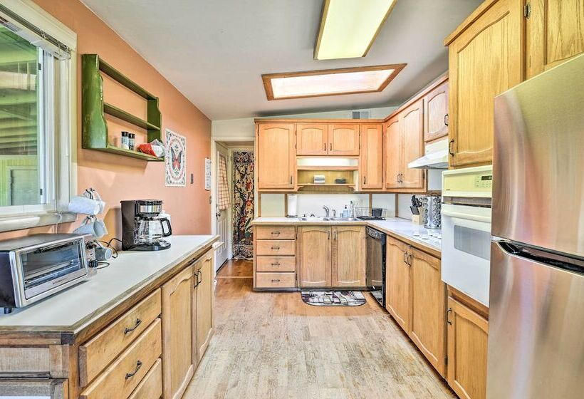 Pet Friendly Eureka Home ~ 6 Mi To Old Town!