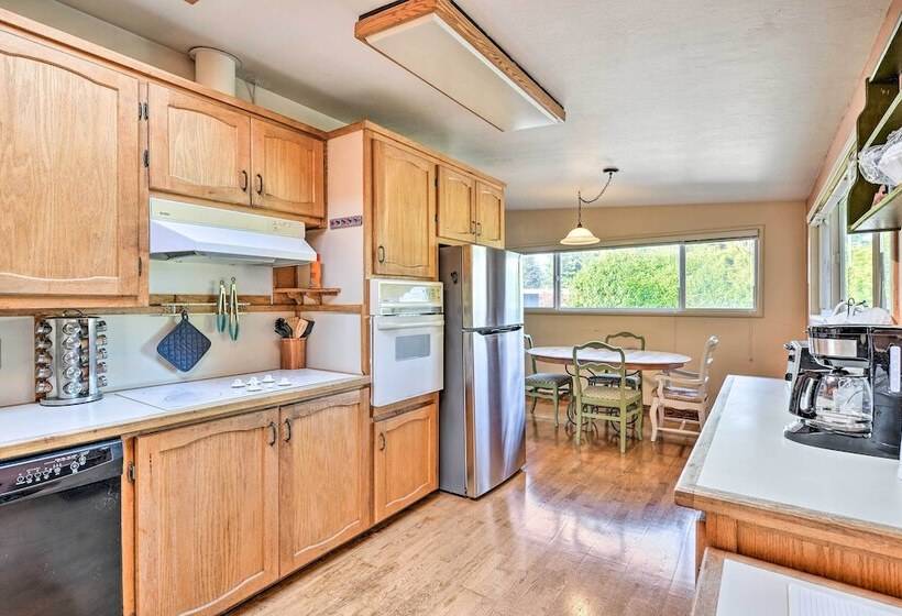 Pet Friendly Eureka Home ~ 6 Mi To Old Town!