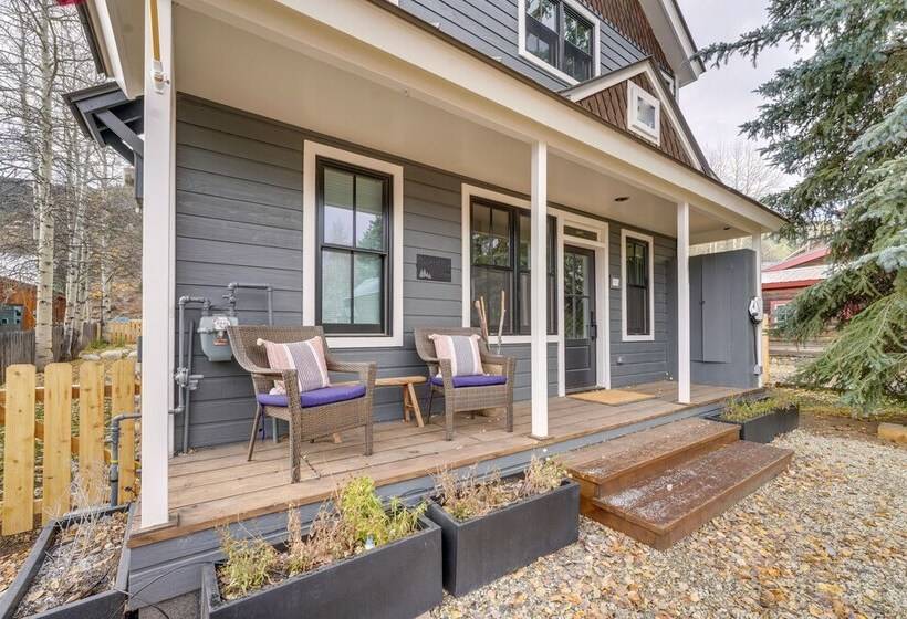 Inviting & Renovated Home In Crested Butte!