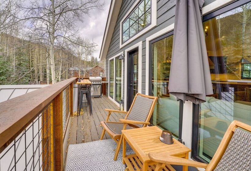 Inviting & Renovated Home In Crested Butte!