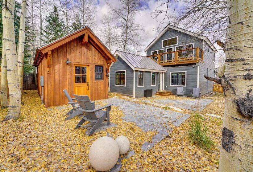 Inviting & Renovated Home In Crested Butte!