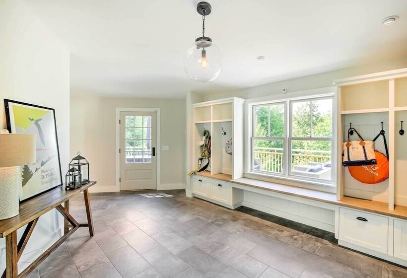 Pet Friendly House W/ Deck   10 Mi To Stowe Mtn!