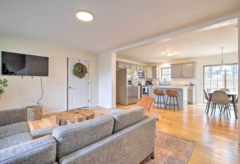 Pet Friendly Lebanon House W/ Lake Access!