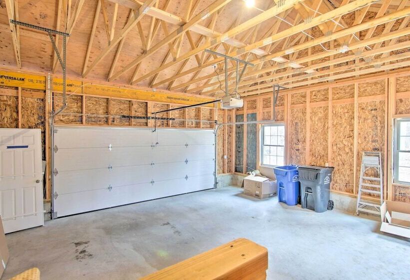 Pet Friendly Lebanon House W/ Lake Access!