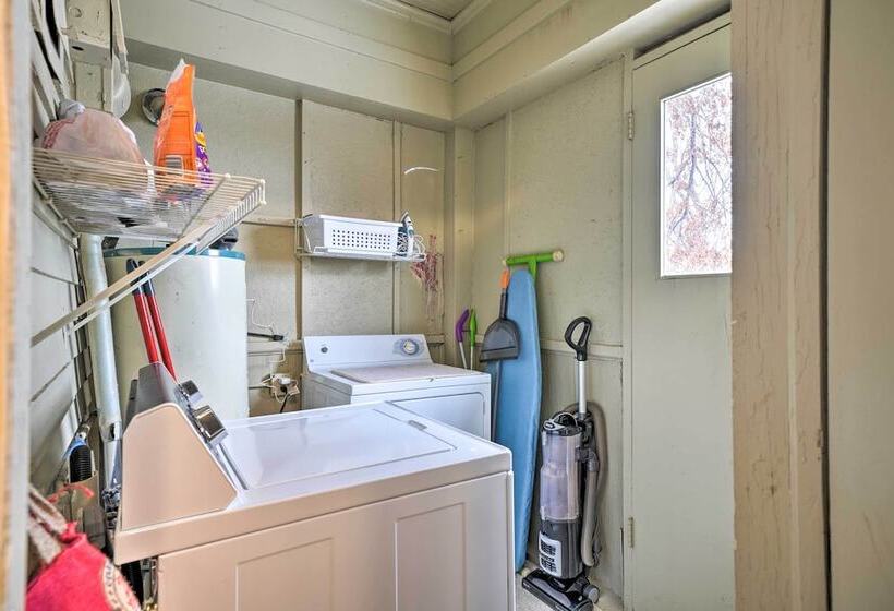 Pet Friendly Okc Home, 3 Miles To Downtown!