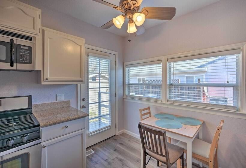 Pet Friendly Sacramento Home ~ 5 To Downtown!