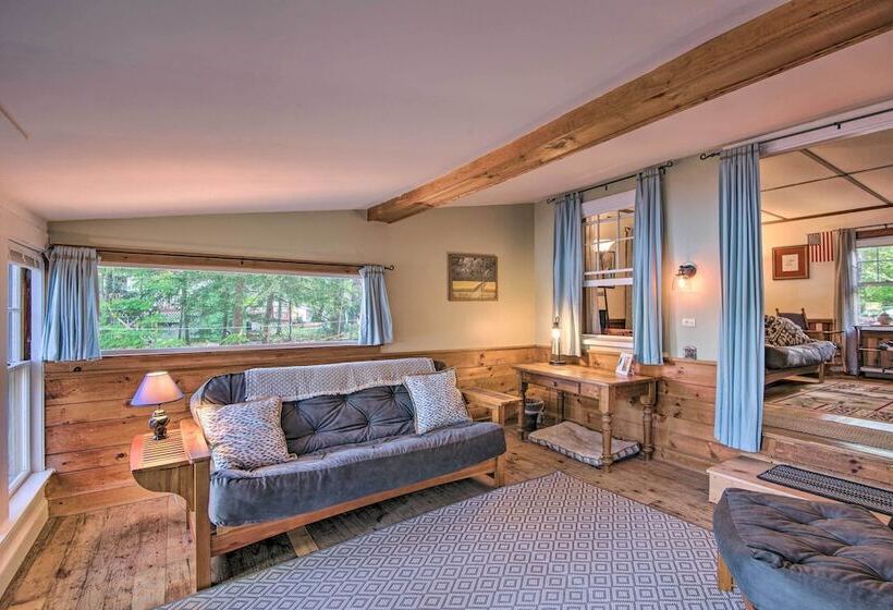 Pet Friendly Waterfront Cottage: On Site Bunkhouse