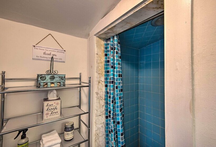 Pet Friendly Waterfront Cottage: On Site Bunkhouse