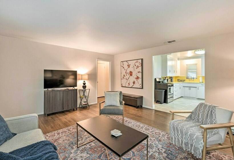 Petfriendly Sacramento Home Near Downtown!
