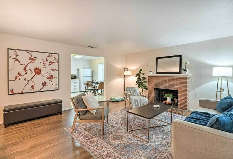 Petfriendly Sacramento Home Near Downtown!