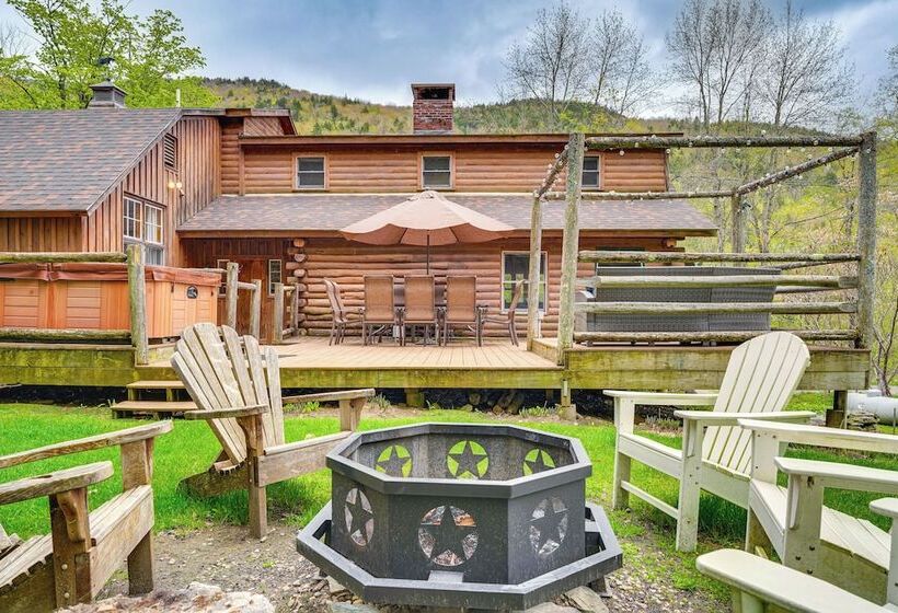 Picture Perfect Vermont Mtn Cabin W/ Hot Tub!