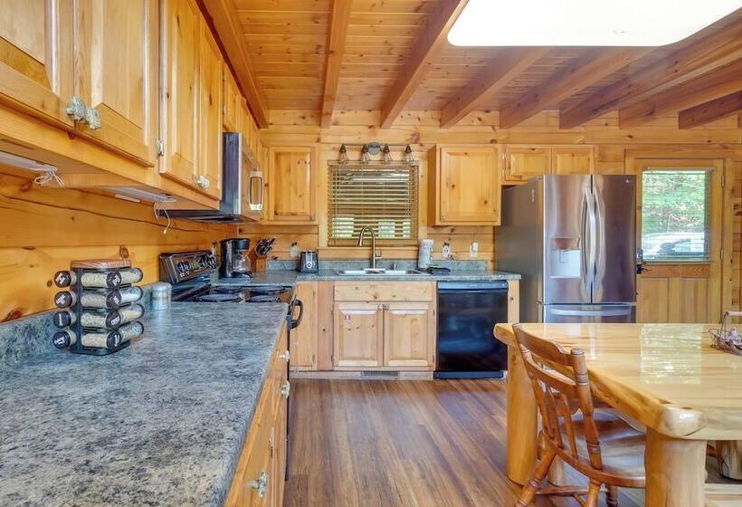 Pigeon Forge Cabin W/ Hot Tub: 5 Mi To Dollywood