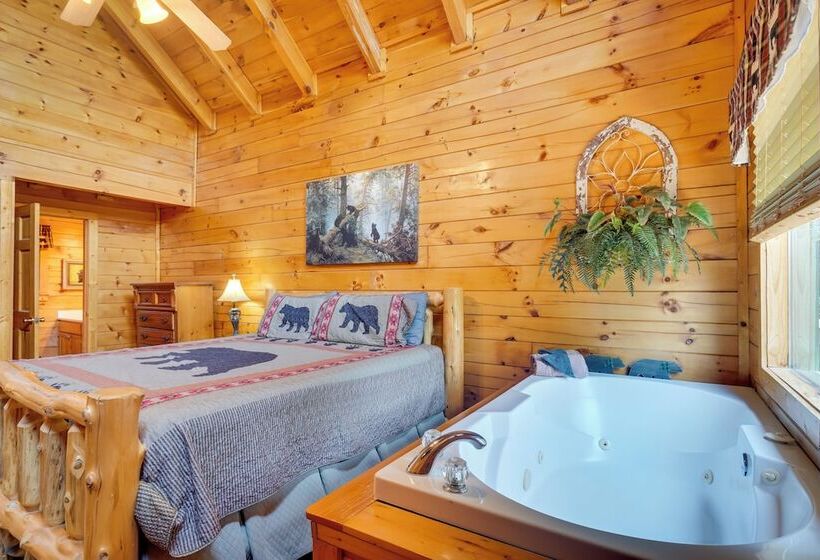 Pigeon Forge Cabin W/ Hot Tub: 5 Mi To Dollywood