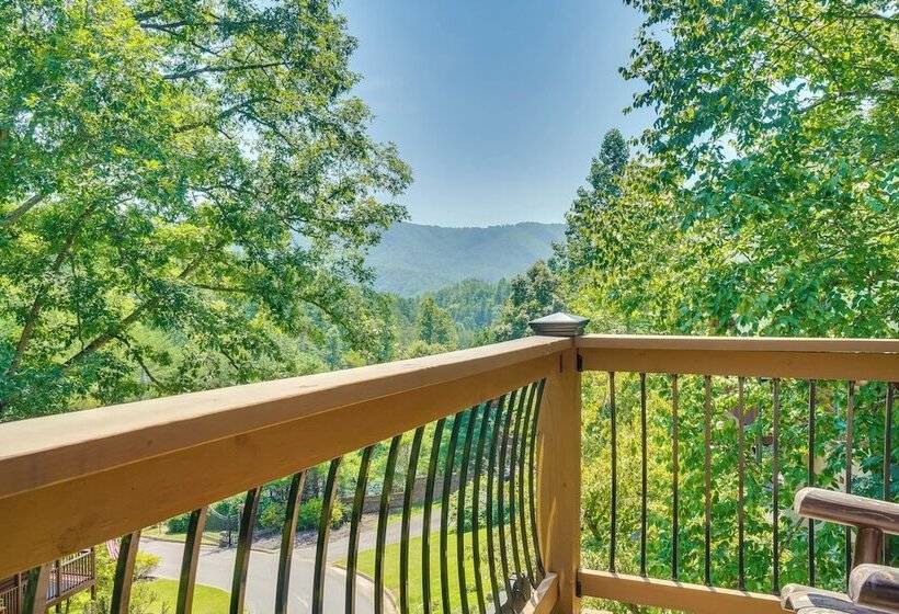 Pigeon Forge Cabin W/ Hot Tub: 5 Mi To Dollywood