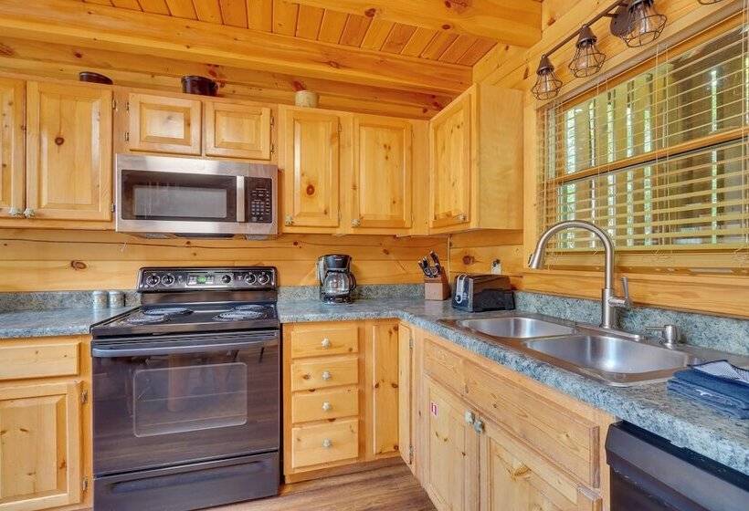 Pigeon Forge Cabin W/ Hot Tub: 5 Mi To Dollywood