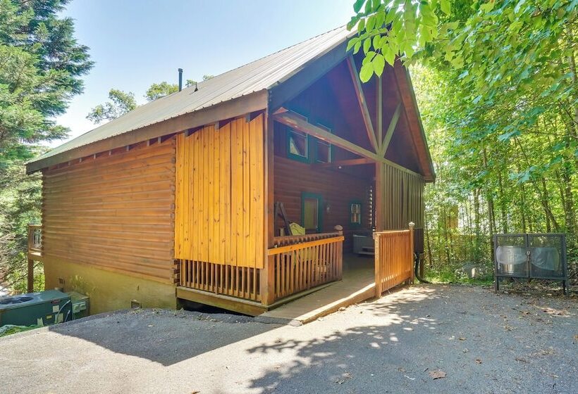Pigeon Forge Cabin W/ Hot Tub: 5 Mi To Dollywood