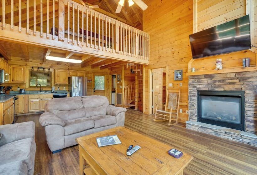Pigeon Forge Cabin W/ Hot Tub: 5 Mi To Dollywood