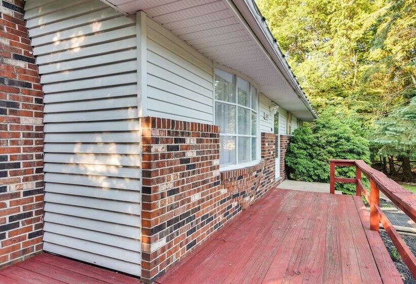 Poconos Home W/ Hot Tub, Game Room & Lake Access!