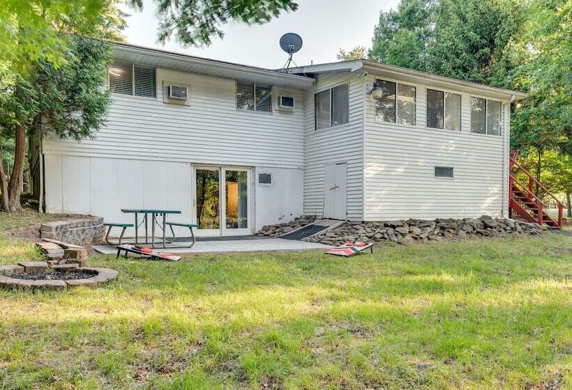 Poconos Home W/ Hot Tub, Game Room & Lake Access!