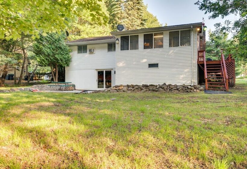 Poconos Home W/ Hot Tub, Game Room & Lake Access!