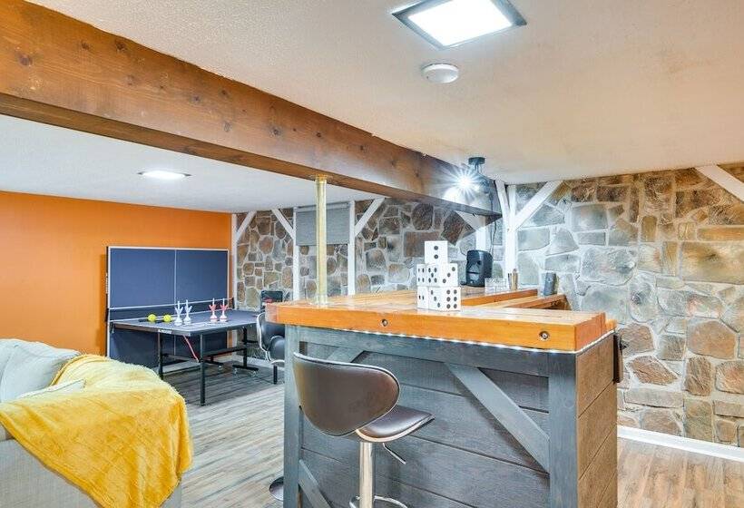 Poconos Home W/ Hot Tub, Game Room & Lake Access!