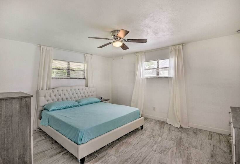 Port Orange Oasis: Close To Beaches & Dining!