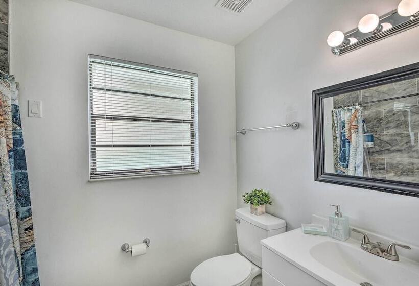 Port Orange Oasis: Close To Beaches & Dining!