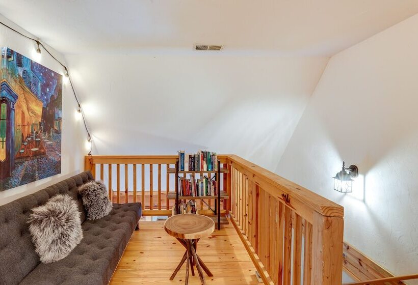 Hot Tub & Game Room: Powderhorn Mountain Cabin