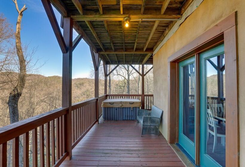 Hot Tub & Game Room: Powderhorn Mountain Cabin