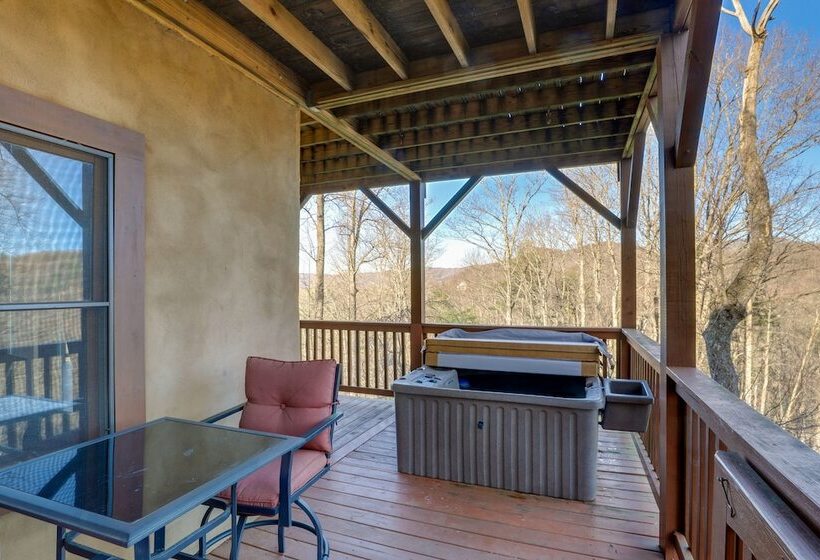 Hot Tub & Game Room: Powderhorn Mountain Cabin