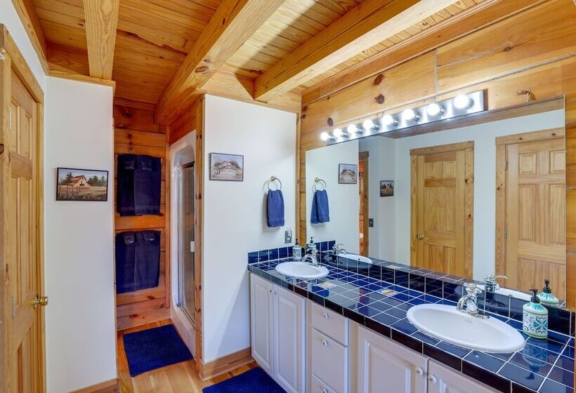 Hot Tub & Game Room: Powderhorn Mountain Cabin